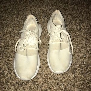 Cream Adidas Tennis Shoes